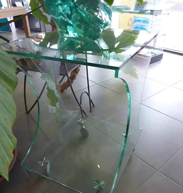 Table en vitre Pont-du-Casse